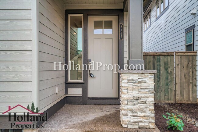 Foto del edificio - Brand-New Luxury Living Near Butternut Creek Park!