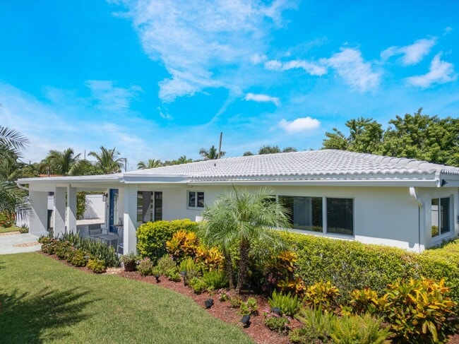 Foto del edificio - 301 NE 23rd St