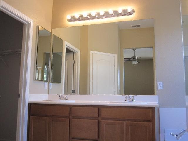 Building Photo - 431 E Legacy Dr