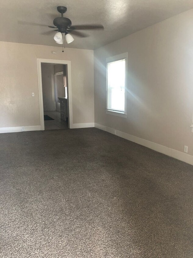 Foto del edificio - 2 bed/1 ba cottage - Yuba City