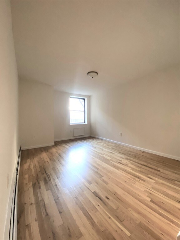 Building Photo - 525 W 49th St