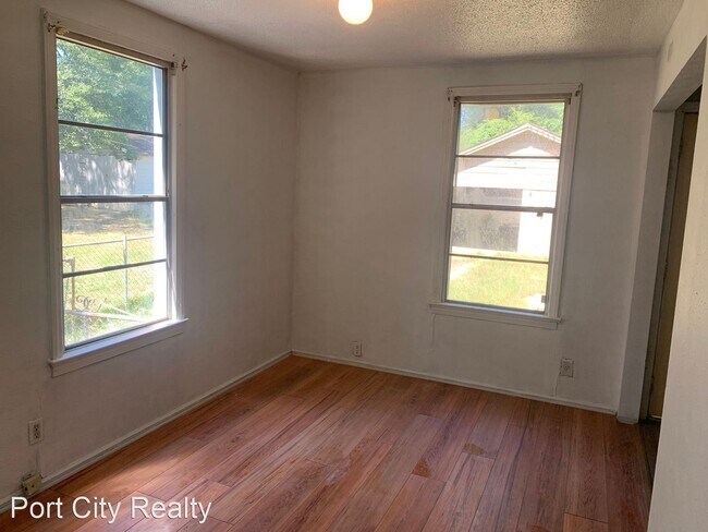 Foto del edificio - 3 br, 1 bath House - 1536 Alma St