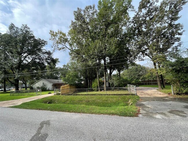 Foto del edificio - 12602 Manorwood Ln