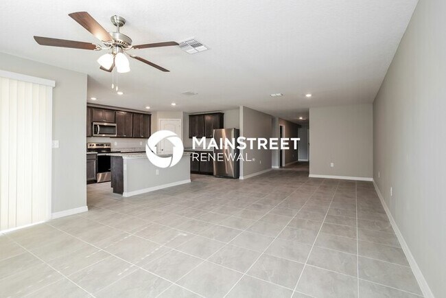 Foto del edificio - 5 Bedroom Pet-Friendly Home in Mascotte, FL with Main Street Renewal