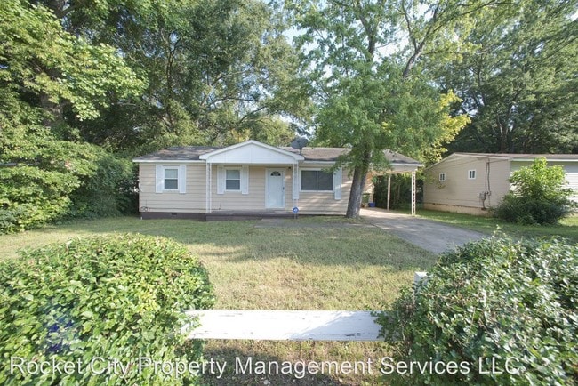 Building Photo - 406 Max Luther Dr NW