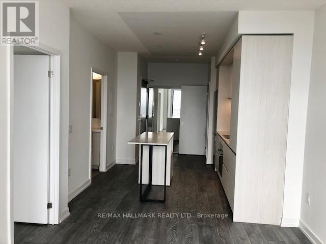 Building Photo - 225 Sumach St