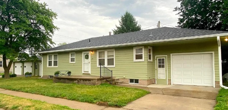 Primary Photo - 221 S Thomas St