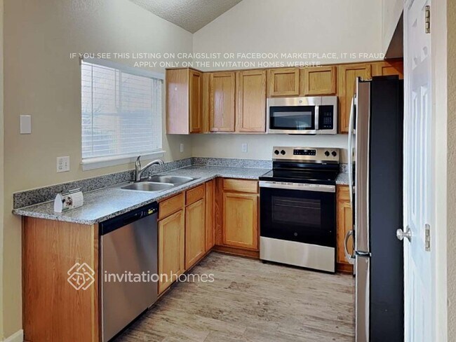 Foto del edificio - 2455 Wolf Creek Dr