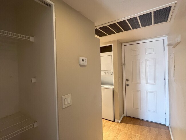 Foto del edificio - 11666 N 28th Dr
