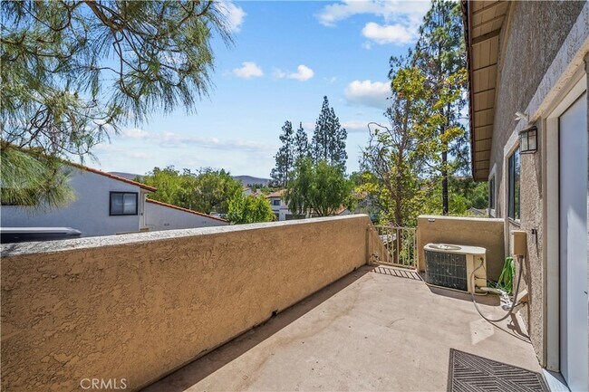 Building Photo - 1631 Charterwood Ct