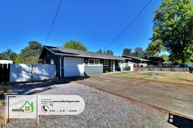 Building Photo - 2158 Deerfield Ave