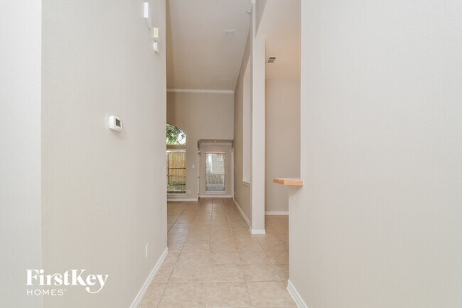 Foto del edificio - 502 Glenn Ln