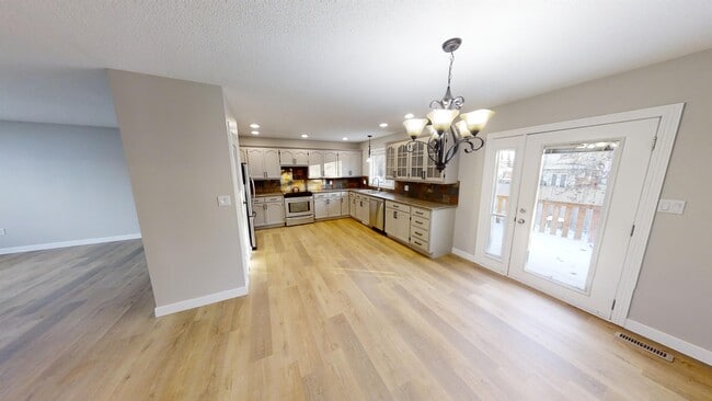 Building Photo - 9533-9563 63 Ave