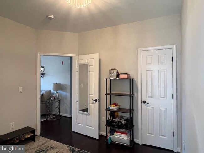 Foto del edificio - 4551 Strutfield Ln