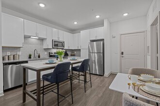 Building Photo - NOVO New Hampstead