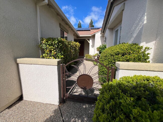Building Photo - Beautiful Home in Lincoln Sun City