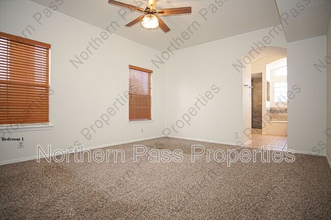 Building Photo - 12941 Tierra Salas Dr