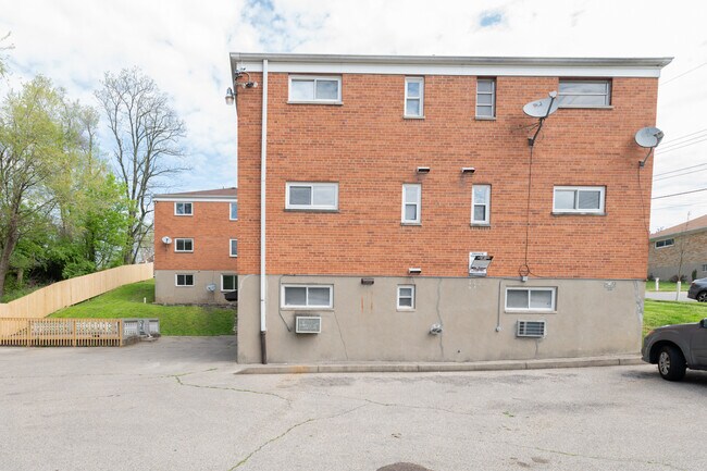 Foto del edificio - 4173 Pleasure Dr