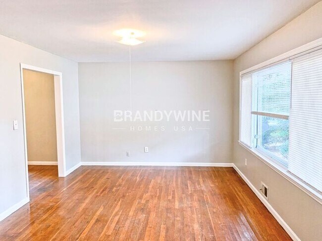 Building Photo - MOVE IN BY DECEMBER 24TH AND RECEIVE HALF ...