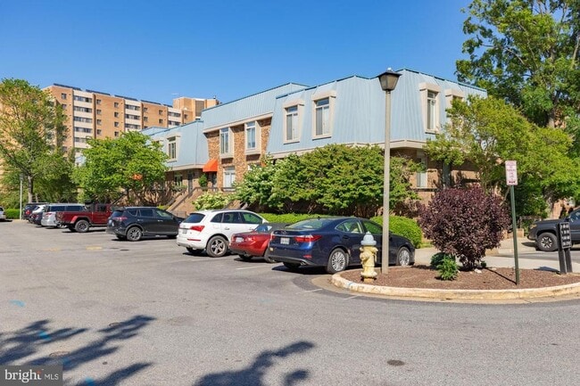 Building Photo - 1765 S Hayes St