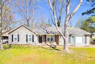 Building Photo - 702 Dunaire Way