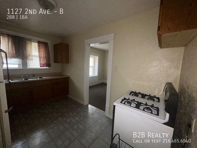 Building Photo - 1127 2nd Ave