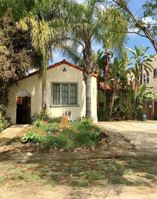 Building Photo - 6107 Saturn St