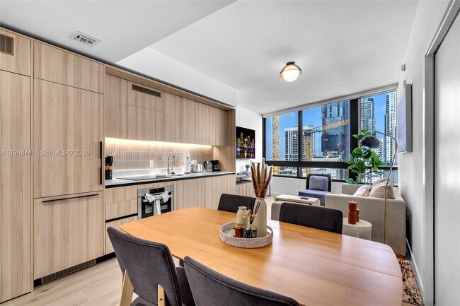 Building Photo - 225 N Miami Ave