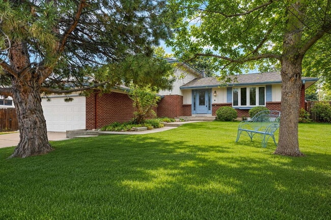 Trailside Littleton Living Near Chatfield Reservoir 6-Bedroom with 4 Full Baths - Trailside Littleton Living Near Chatfield Reservoir 6-Bedroom with 4 Full Baths Apartment