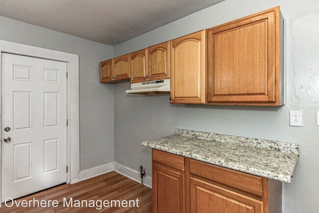 Building Photo - 4 br, 2 bath House - 2140 Windsor Ave