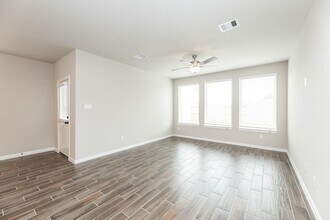 Building Photo - 30338 Tall Fescue Dr