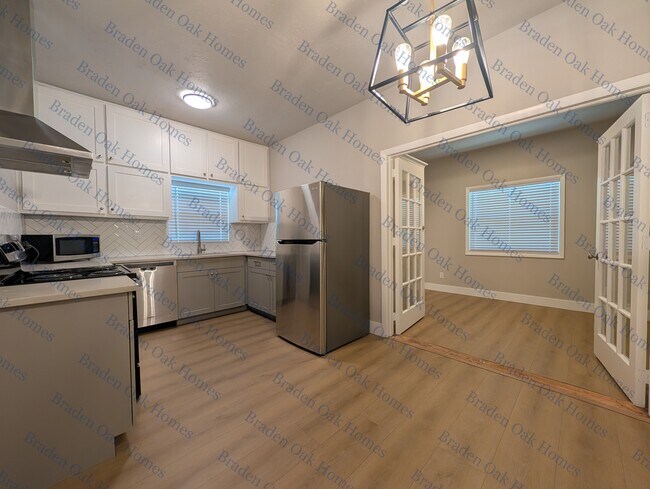Kitchen and dining area - 2608 19th Ave W