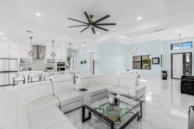 Building Photo - 3611 Gulfstream Pkwy