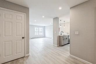 Building Photo - 260 Randolph Ave