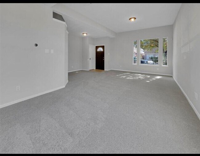 Building Photo - 8518 Fredericksburg Ln