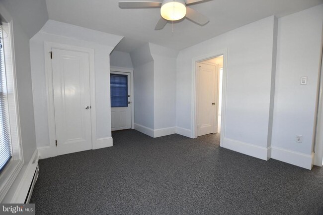Building Photo - 407 N Main St
