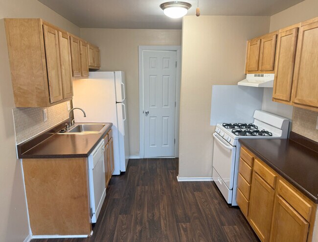 Foto del edificio - Century Square Townhomes