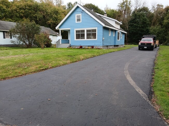 Photo - 3702 Armstrong Rd House