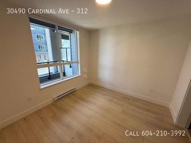 Building Photo - 3 Bedroom Condo at Highstreet Village!