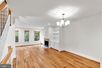 Building Photo - 4214 Embassy Park Dr NW