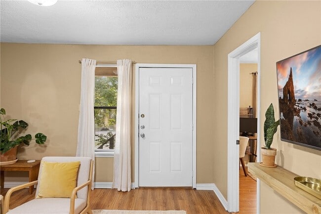 Building Photo - 805 San Pedro Dr