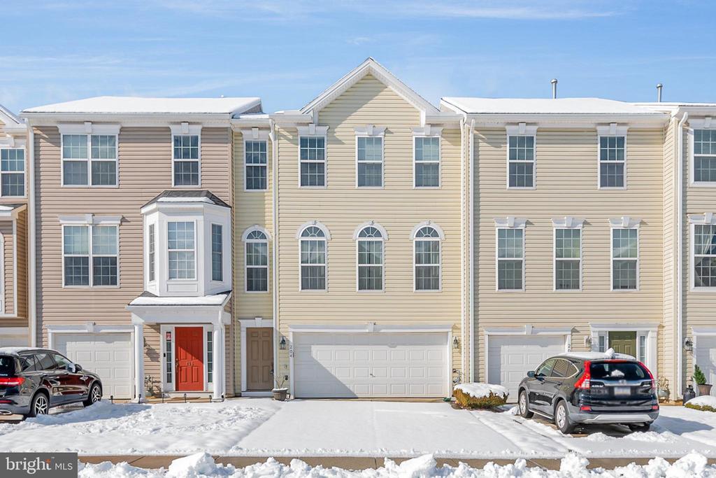 Primary Photo - 204 Brook Meadow Dr