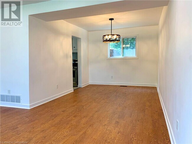 Building Photo - 2585 Windjammer Rd