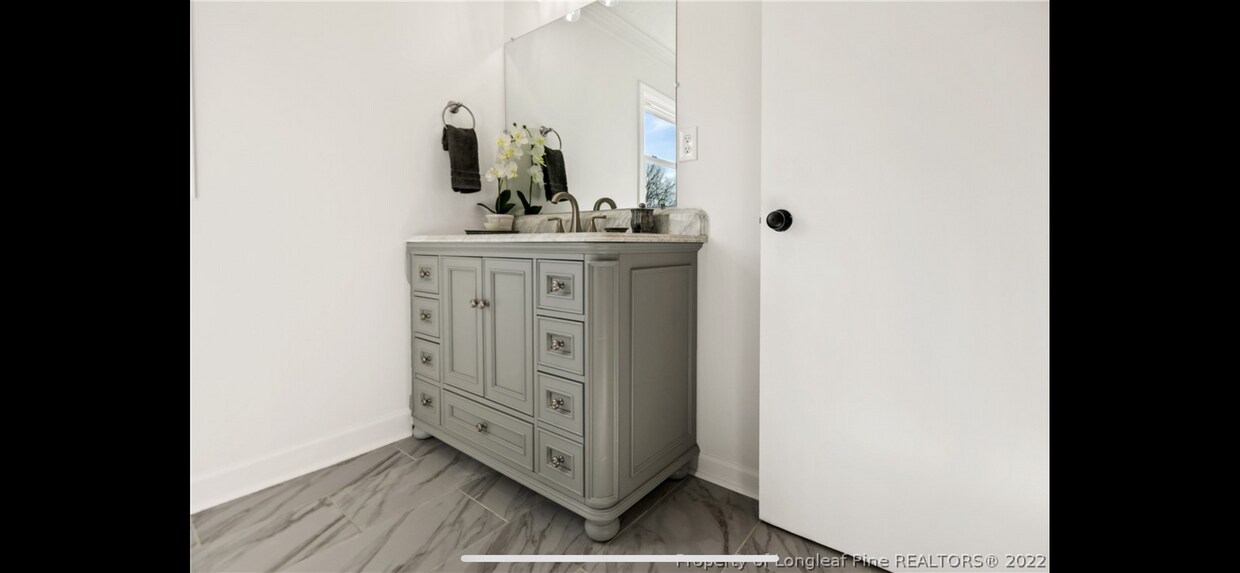 Foto principal - 662 Edgehill Rd