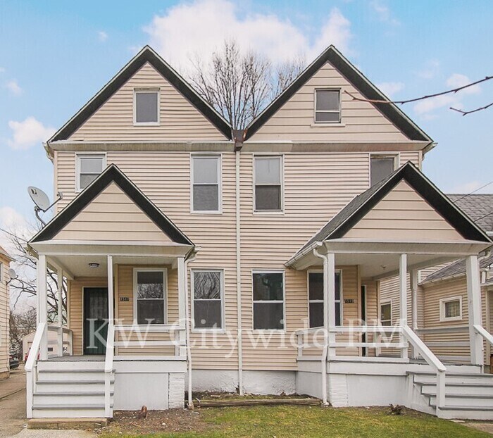 1517 Newman Ave, Lakewood, OH 44107 Townhome Rentals in Lakewood OH