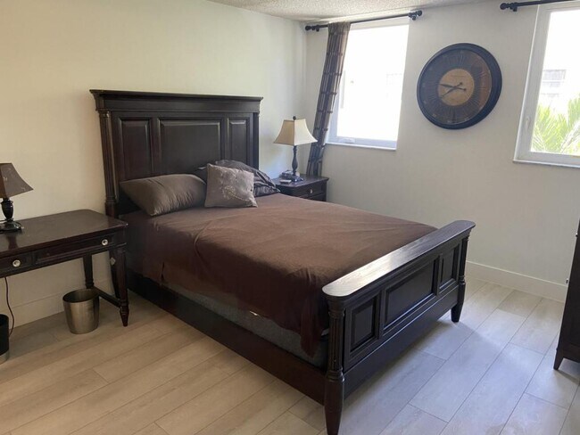 Foto del edificio - 1665 Bay Rd