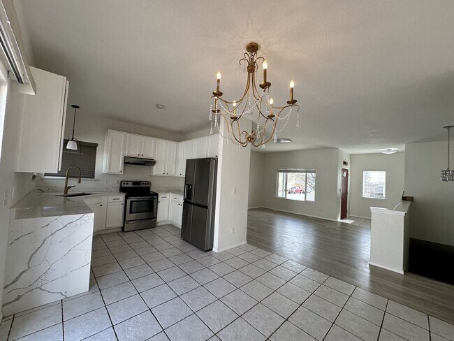 Foto del edificio - Single Family House for Rent in Denver