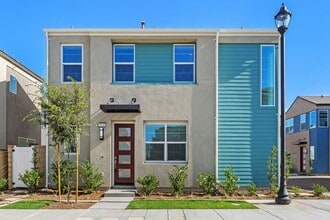 Building Photo - 2638 E Lincoln Paseo