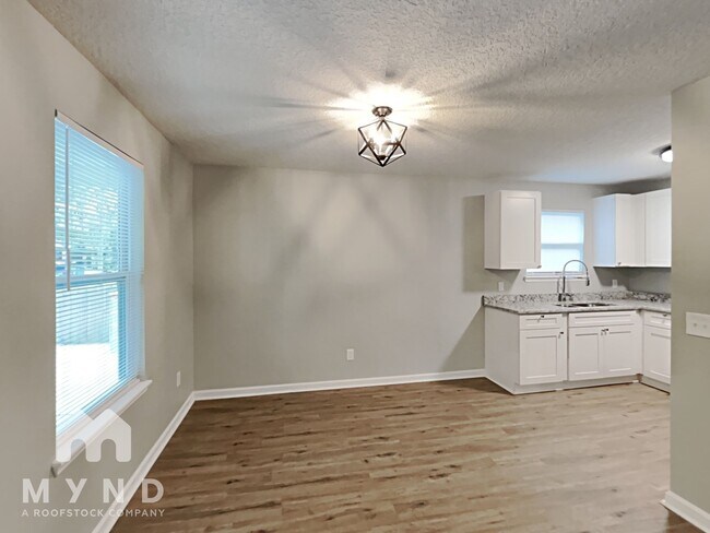 Foto del edificio - 3055 Dignan St