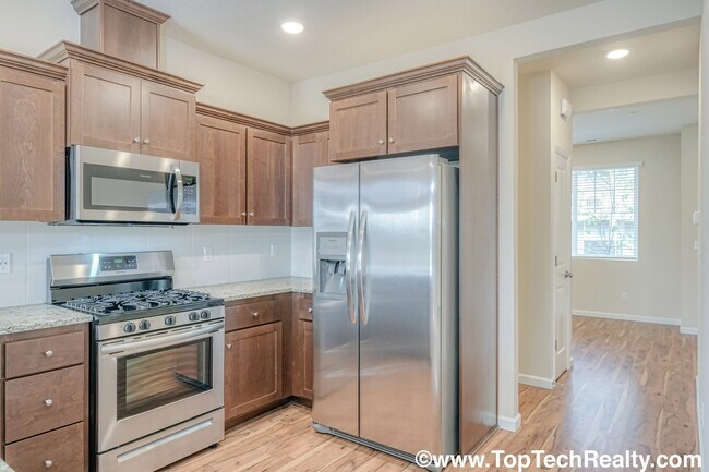 Foto del edificio - Fabulous 3 Bedrm + Loft Space, 2.5 Bath To...